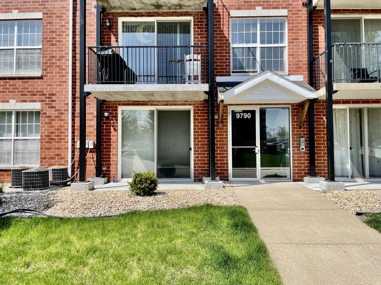 9790 Liberty Cir 1W, Orland Park, IL 60467 2 Bedroom Apartment for