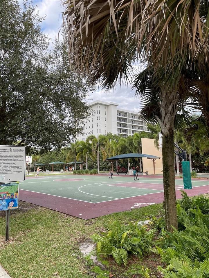 555 Oaks Ln 203, Pompano Beach, FL 33069 3 Bedroom Condo for Rent for
