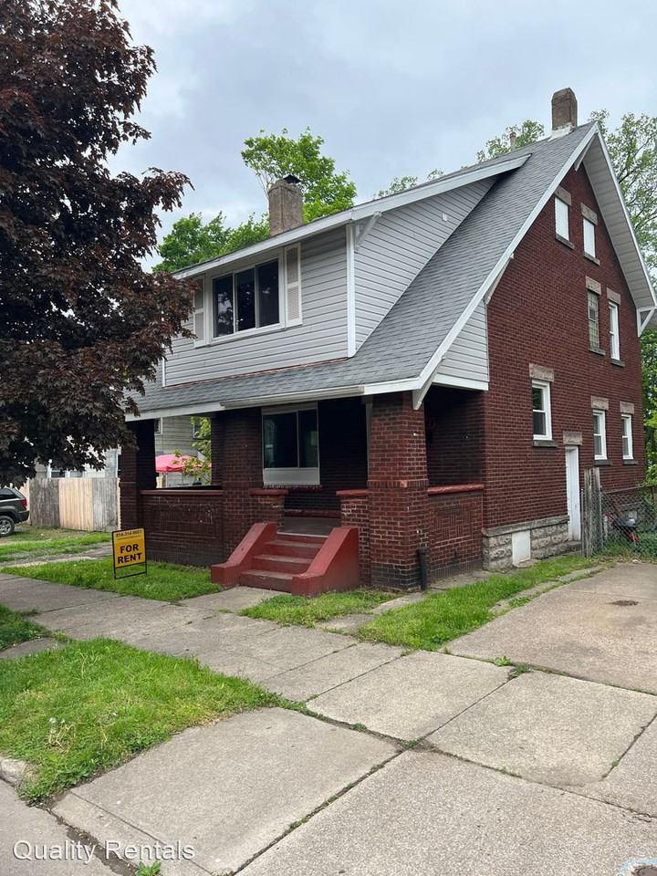 530 E 9th St, Erie, PA 16503 3 Bedroom Apartment for Rent PadMapper
