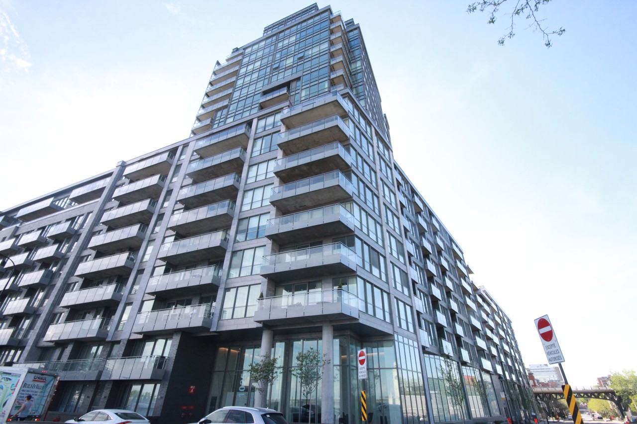 1025 rue de la Commune E Apartments 1025 Rue De La Commune E