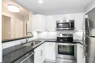 Queen Anne Fiveplex Apartments 1235 Taylor Ave N, Seattle, WA 98109