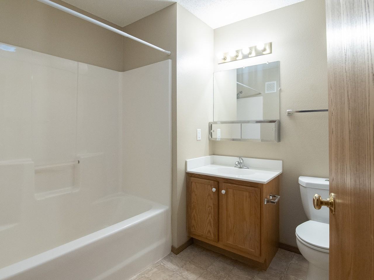 Peach Tree Apartments 2701 Se Peachtree Dr, Ankeny, IA 50021 Zumper