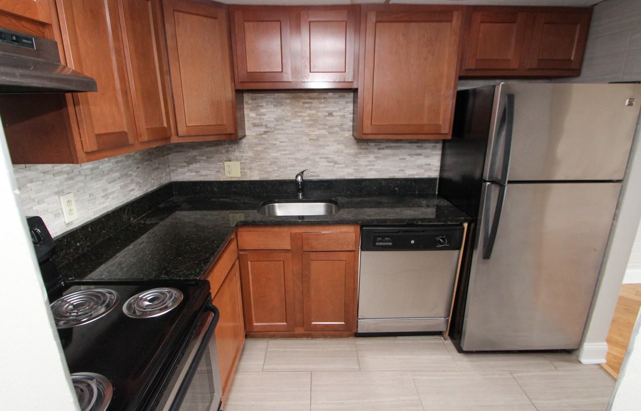 500 HOODRIDGE DRIVEAPT 107 107, Castle Shannon, PA 15234 2 Bedroom