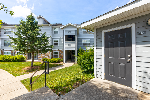 Vantage Pointe at Marrowbone Heights Apartments 1164 Vantage Pointe