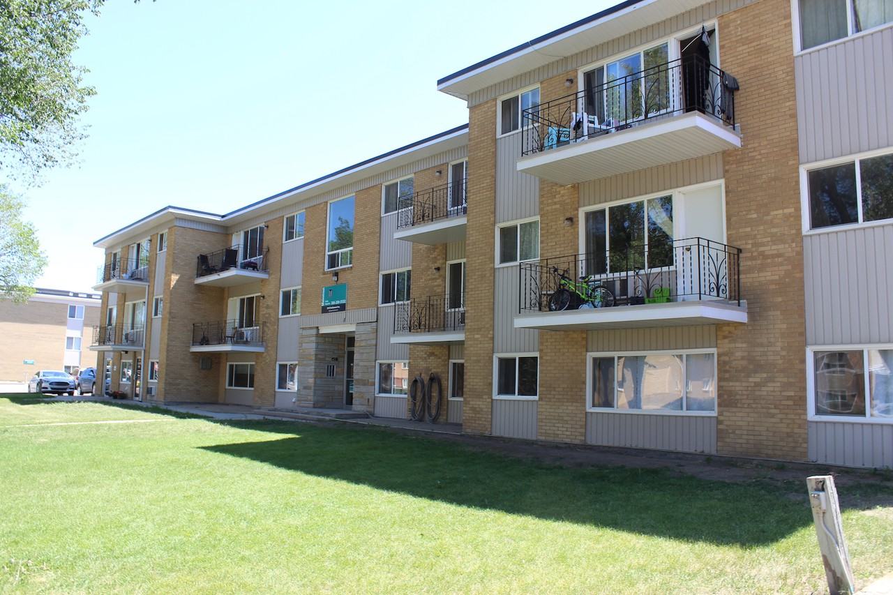 Par 2915 Apartments 2915 Parliament Ave, Regina, SK S4S 2L3 Zumper