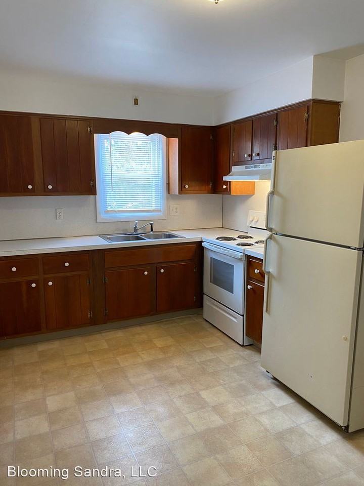 105 & 107 Sandra, 210 Bloomingrove Drive Apartments in Troy, NY 12180 Zumper