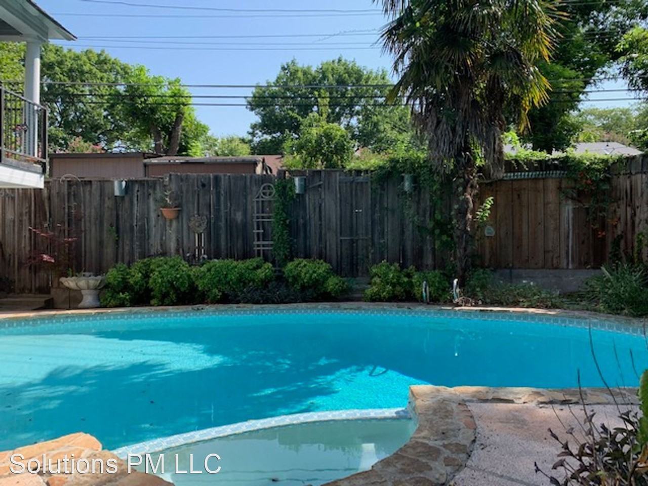 2111 St. Francis Apartments 2111 Saint Francis Ave, Dallas, TX 75228