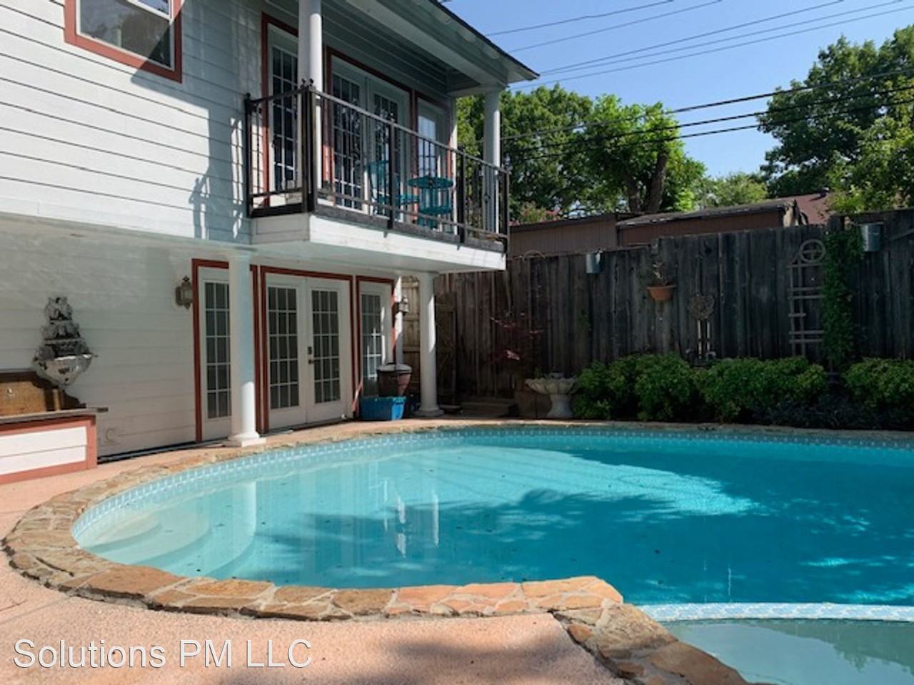 2111 St. Francis Apartments 2111 Saint Francis Ave, Dallas, TX 75228