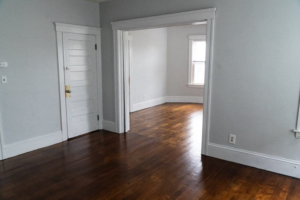 16 Ashmont Ave 2, Worcester, MA 01610 3 Bedroom Apartment for 1,500