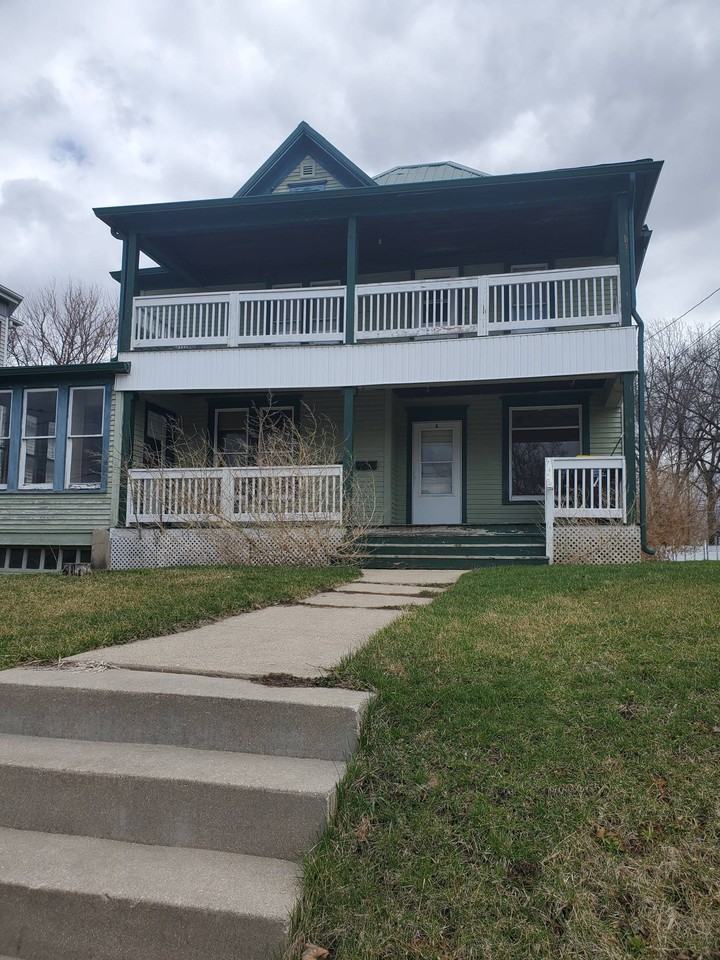 1103 S Carroll Ave C, Freeport, IL 61032 Studio Apartment for Rent