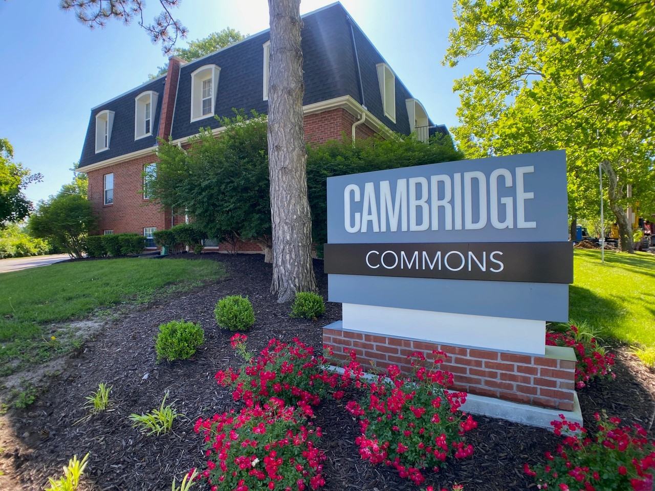 Cambridge Commons Apartments 5145 Ne Chouteau Trfy, Kansas City, MO