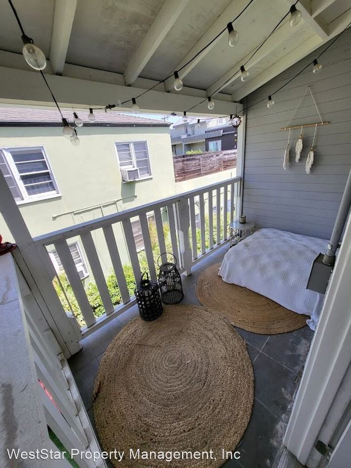 19021904 Montana Avenue / 801803 19th Street Apartments in Wilshire