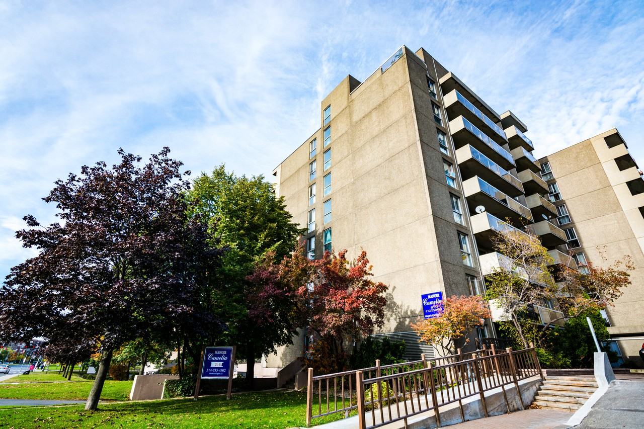 Manoir Camelia Apartments 5875 Boul Cavendish, Côte SaintLuc, QC H4W