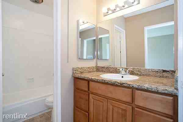 Riverside Villas Apartments 11615 Riverside Dr, Los Angeles, CA 91602