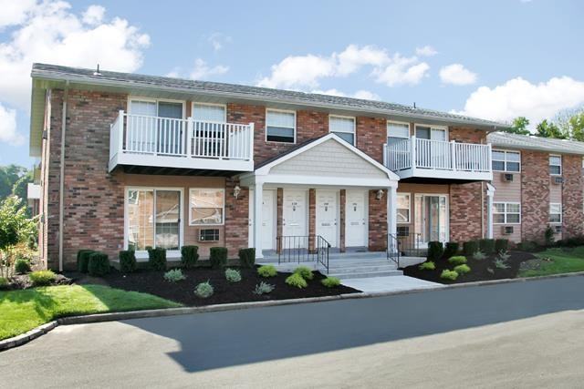 Heatherwood House at Port Jefferson Apartments Piedmont Dr., Port