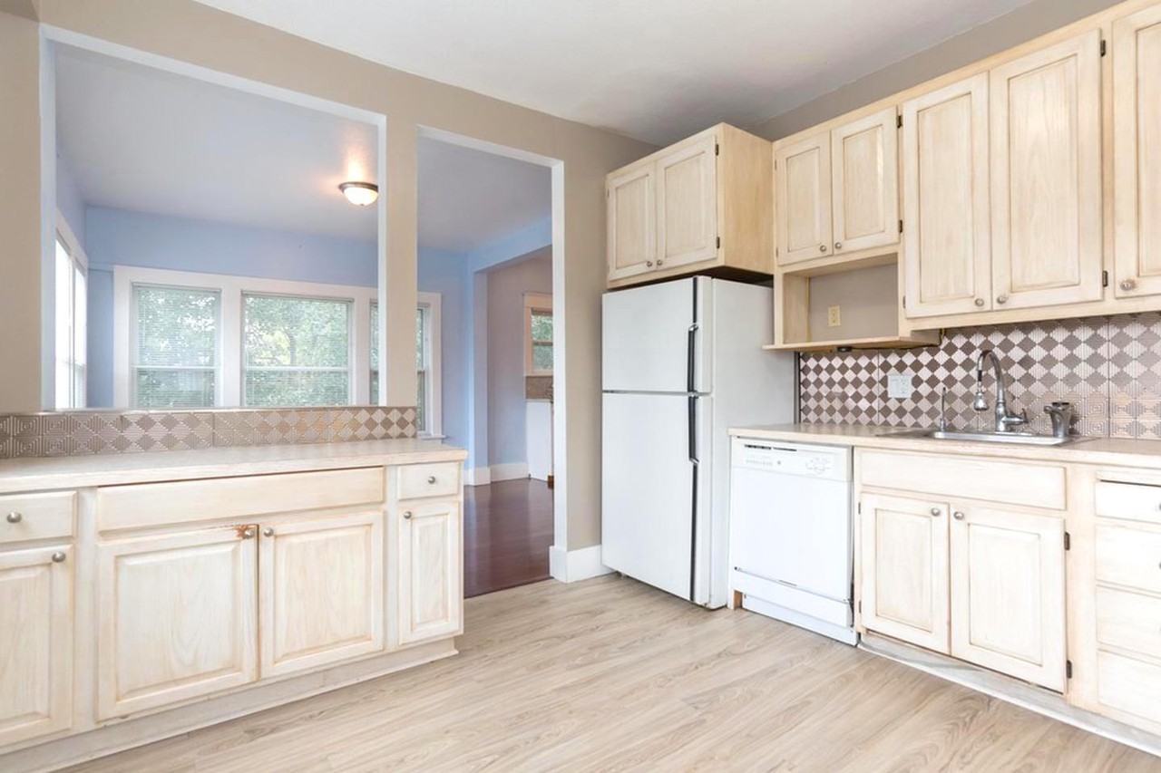 Spacious Green Lake craftsman by University Village Apartments in