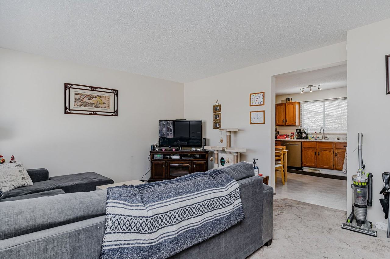 4 Bedroom Duplex in Silverwood Heights Apartments 788 Lenore Dr