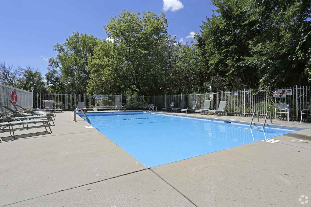 Versailles Place Apartments 5145 E State St, Rockford, IL 61108 Zumper