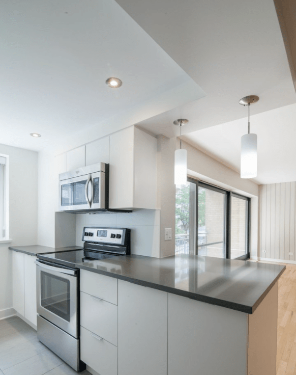 3435 Rue Drummond Apartments 3415 Rue Drummond, Montréal, QC H3G None