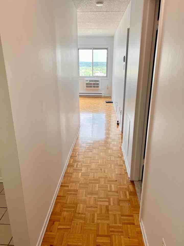 110 Rue de la Barre 2207, Longueuil, QC J4K 1A3 1 Bedroom Apartment