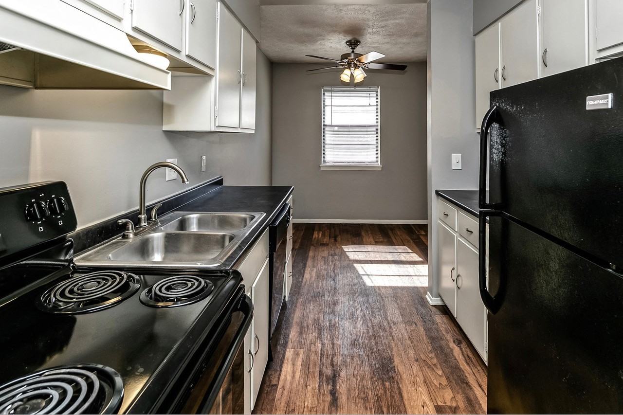 Terrace Garden Townhomes Apartments 10100 Grand Plz, Omaha, NE 68134