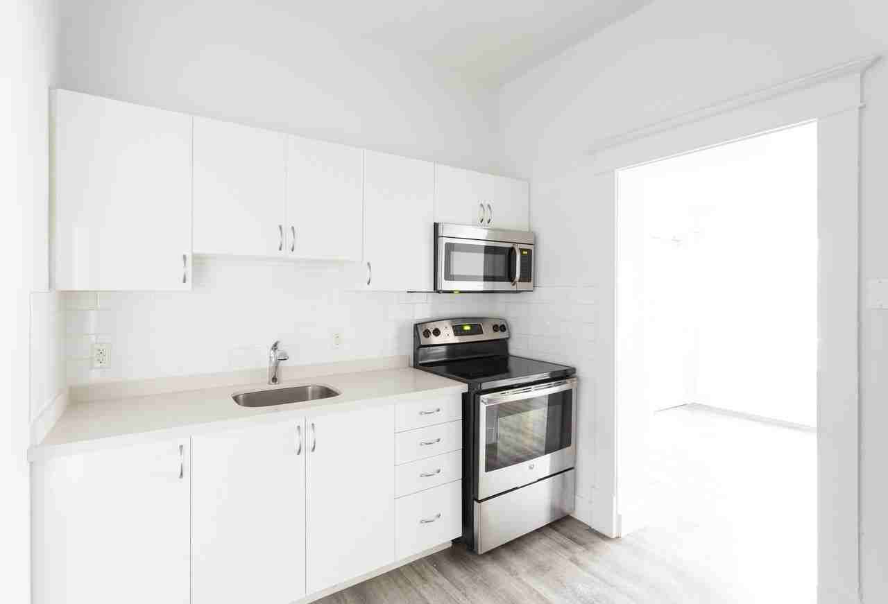 Royal & Wales Apartments 56 4656 College St. 6466 er St. 96