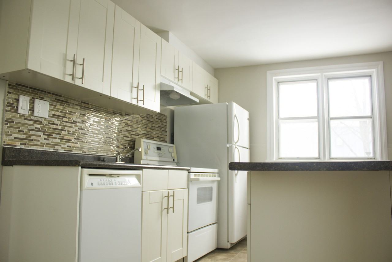 464 Spence Apartments in Spence, Winnipeg, MB R3B 2R7 Zumper