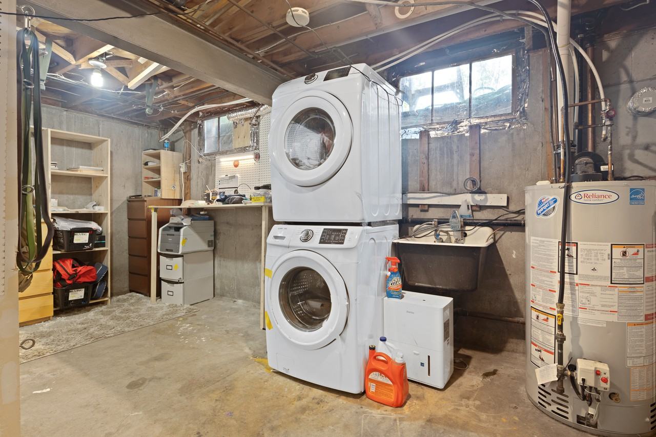 134 Hopewell Avenue Apartments 134 Hopewell Ave, Ottawa, ON K1S 2Z3