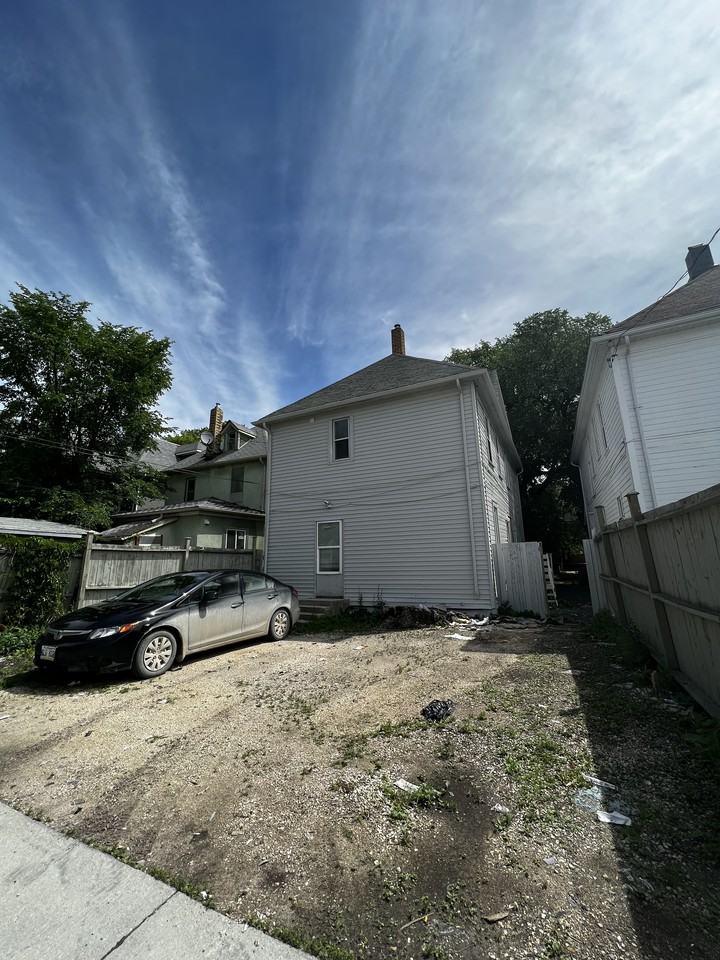 446 Spence Duplex Apartments 446 Spence Street 1, Winnipeg, MB R3B