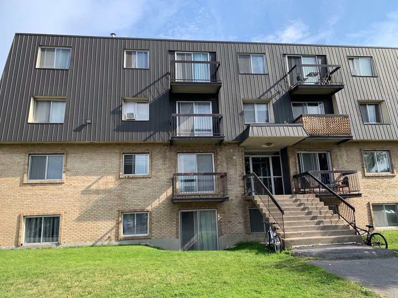 4185 Boulevard SaintMartin Laval Apartments 4185 Boulevard Saint