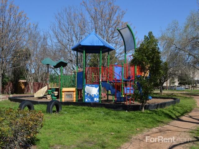 Escondido Village Apartments 7226 Blanco Rd, San Antonio, TX 78216