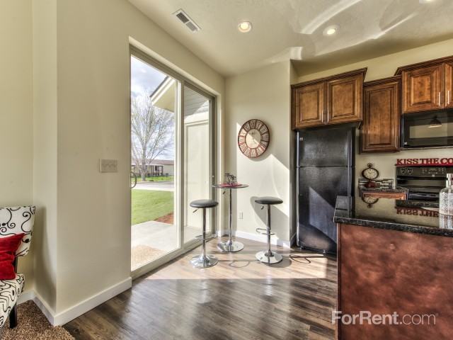 Sawtooth Village Apartments 1405 W McMillan Rd, Meridian, ID 83646