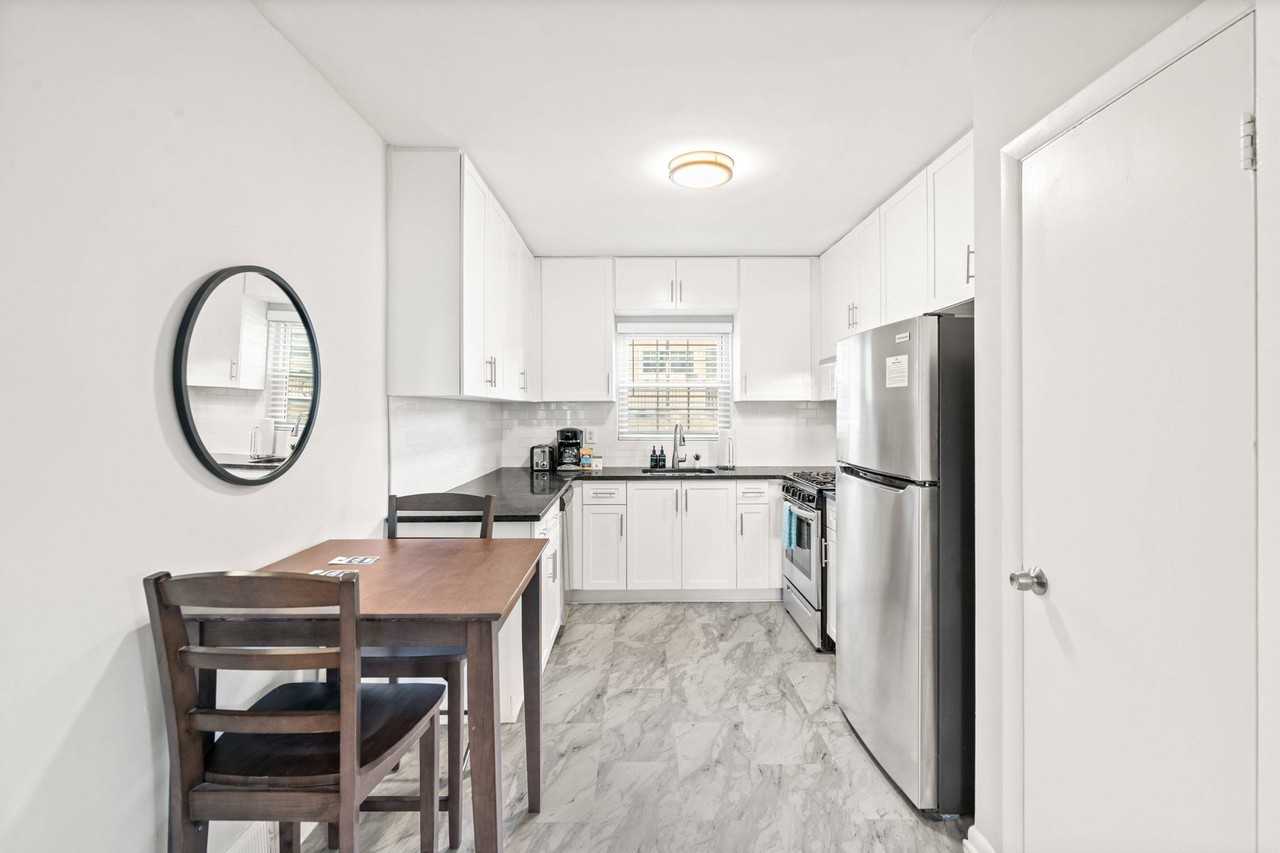 881 North Highland Apartments 881 N Highland Ave Ne, Atlanta, GA