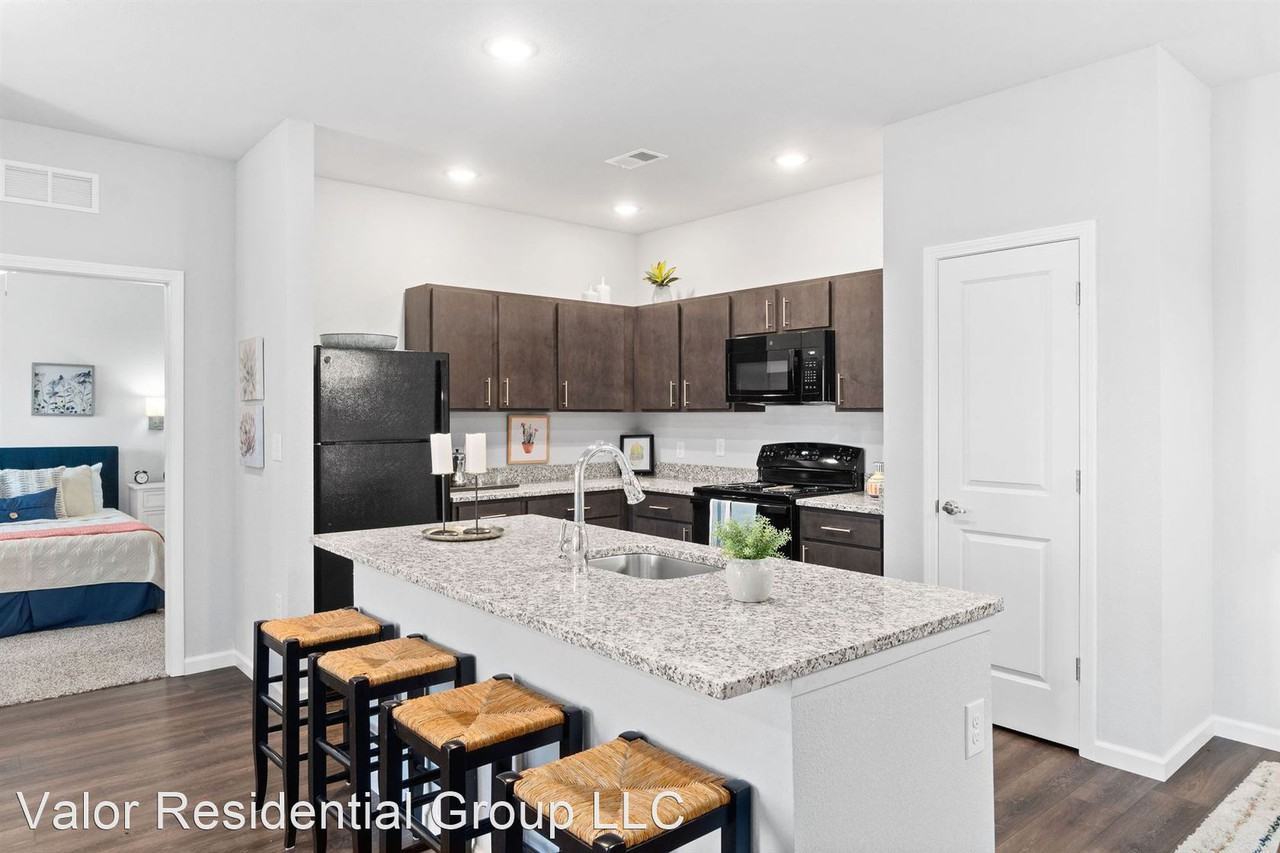 Highview Pointe Apartments 7715 Oakfields Pointe Rd, Louisville, KY