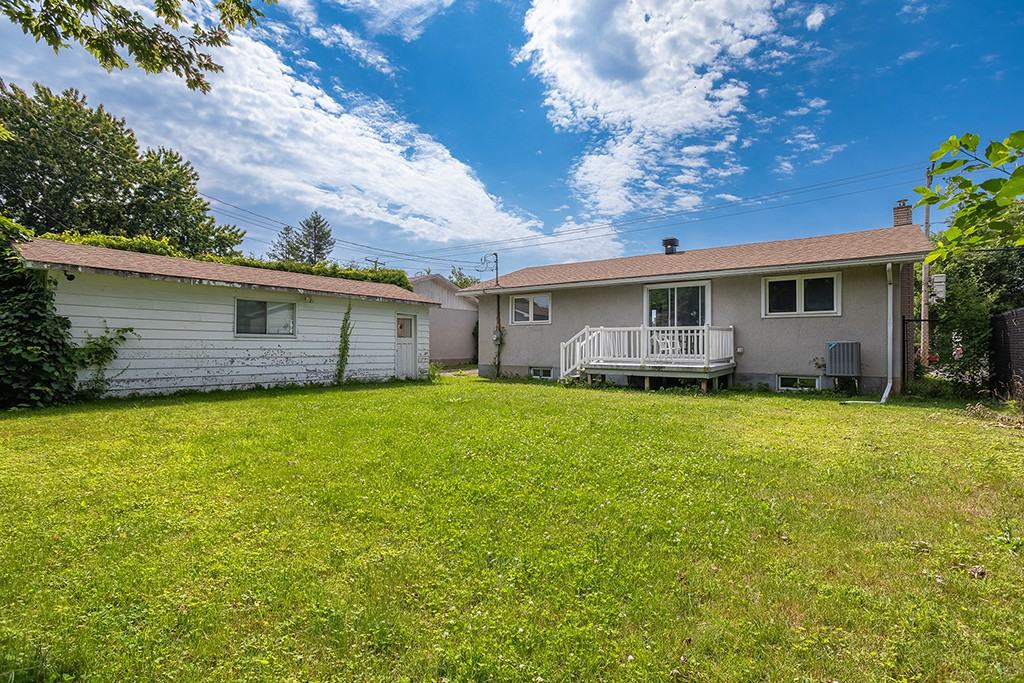 493 Boulevard SaintRené Ouest Apartments 493 Boul SaintRené O