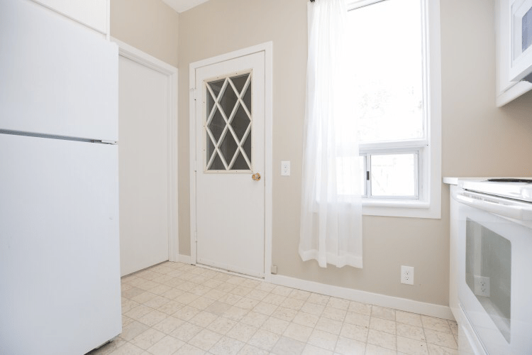 253 Brooklyn Apartments in King Edward, Winnipeg, MB R3J 1M3 Zumper