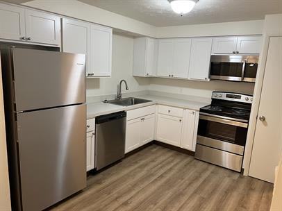 Randall House Apartments 19420 Lorain Rd, Fairview Park, OH 44126