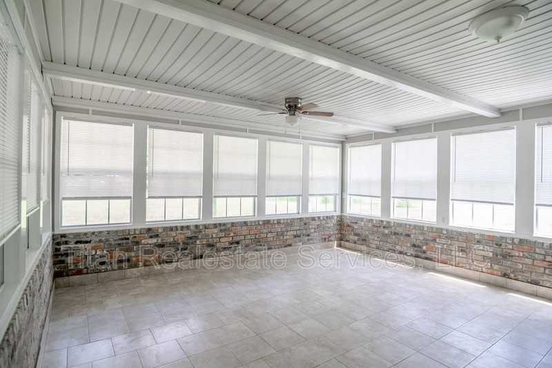 6235 Woodlawn Rd, Maurice, LA 70555 2 Bedroom House for 1,250/month