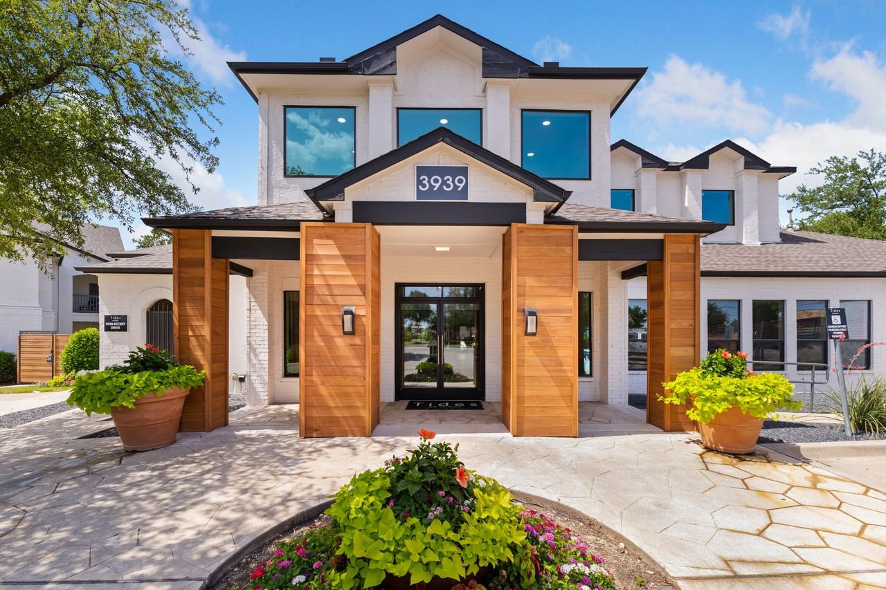Tides On Trinity Apartments 3939 Trinity Mills Rd, Dallas, TX 75287