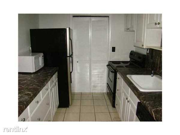 Racquet Club 6 At Bonaventure 5 Condo Apartments 215 Lakeview Dr