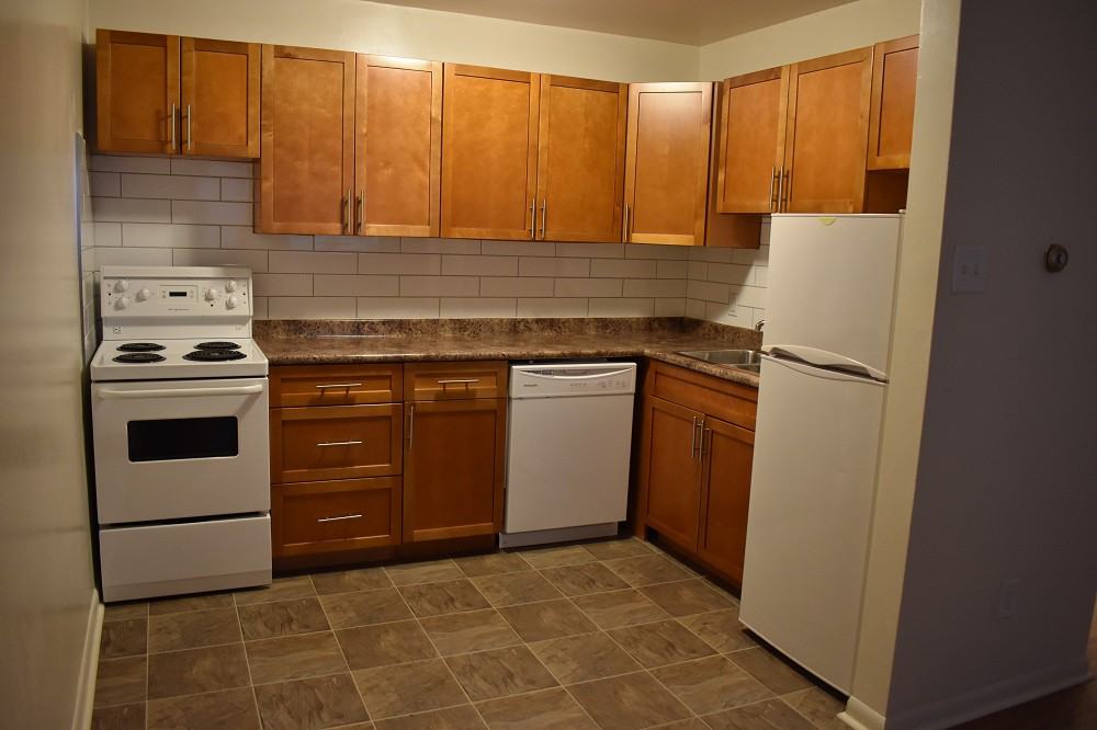 35/41 Balmoral Apartments 41 & 41 Balmoral Street, Winnipeg, MB R3C