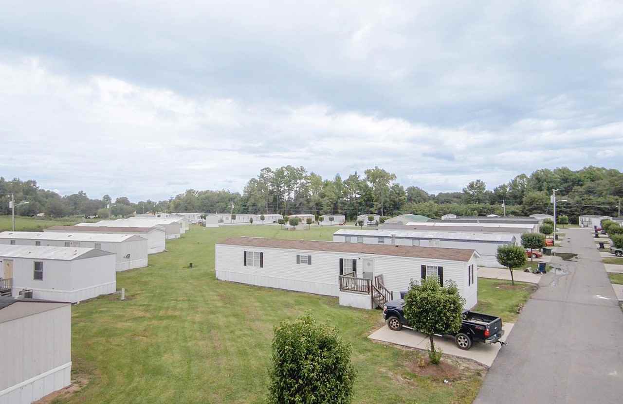 Wysteria Village MHP Apartments 1390 Snake Rd, Lumberton, NC 28358