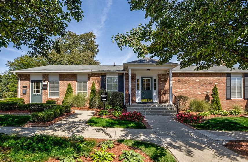 Ashton Pointe Apartments of Indianapolis 42 N Lawndale Ave