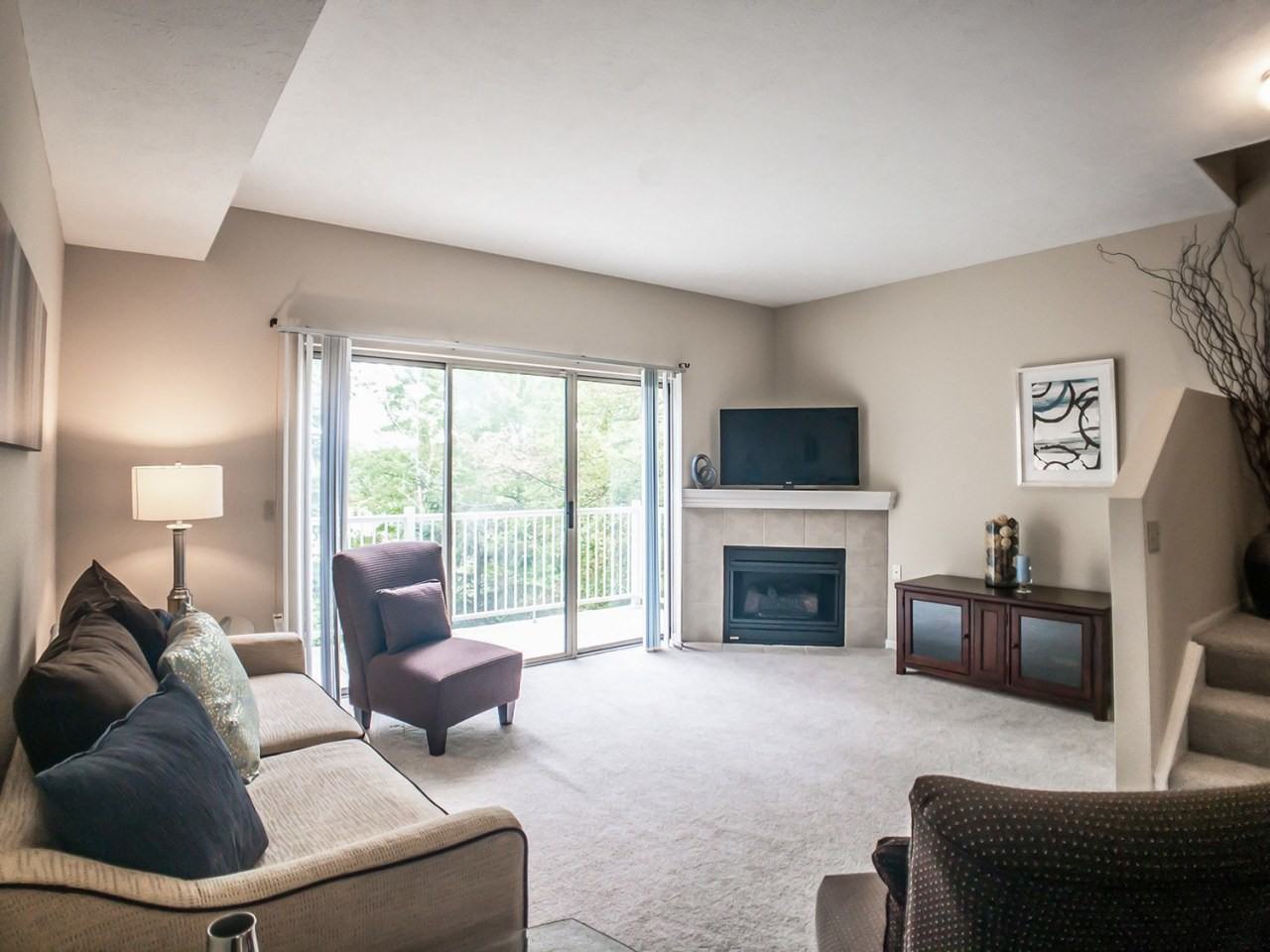 The Village at Pine Ridge Apartments 2252 Par Ln, Willoughby, OH