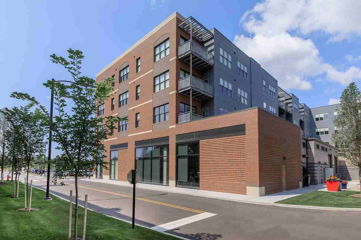 4th & Park at Pinecrest Apartments 400 Park Ave, Orange, OH 44122