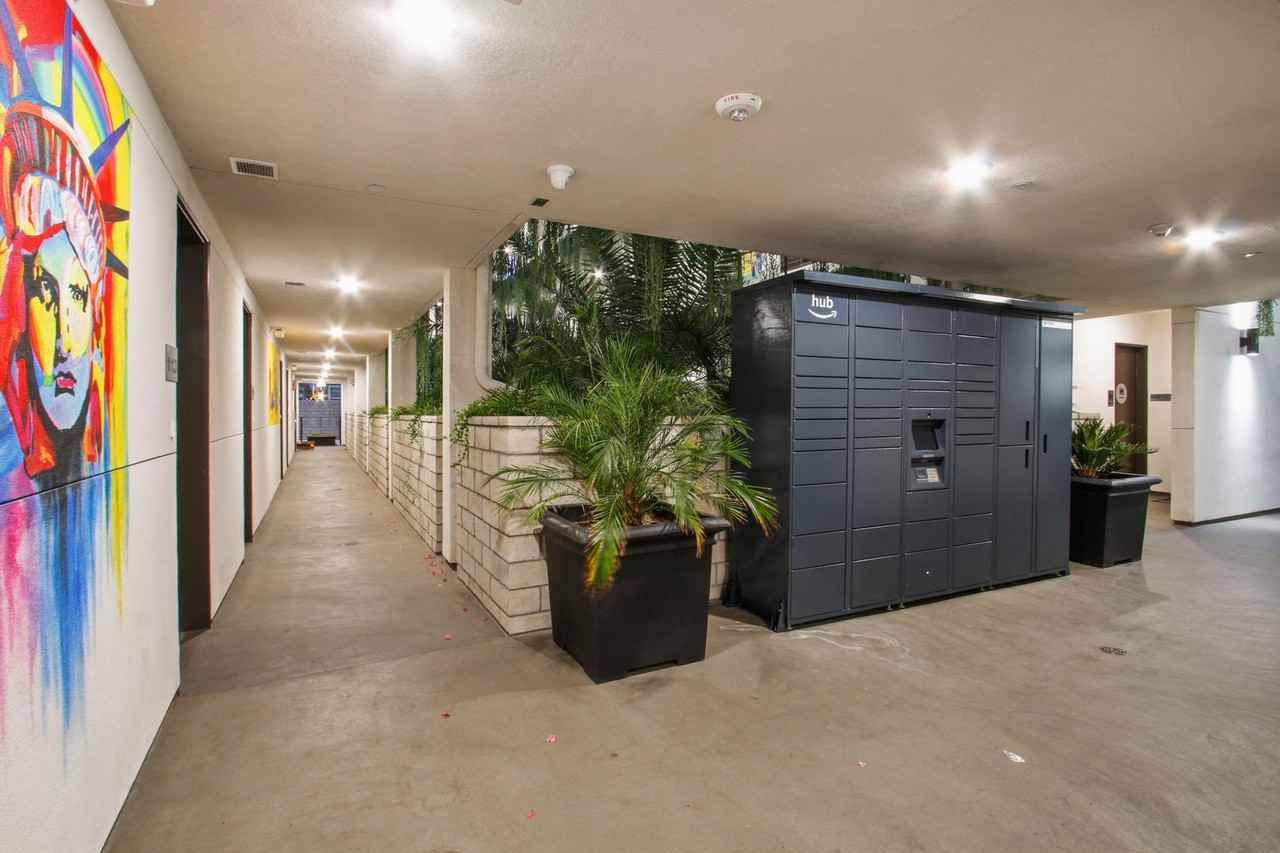 Art Set NoHo Apartments 11525 Chandler Blvd, Los Angeles, CA 91601