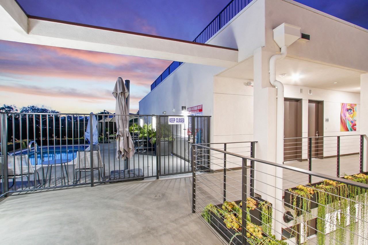 Art Set NoHo Apartments 11525 Chandler Blvd, Los Angeles, CA 91601