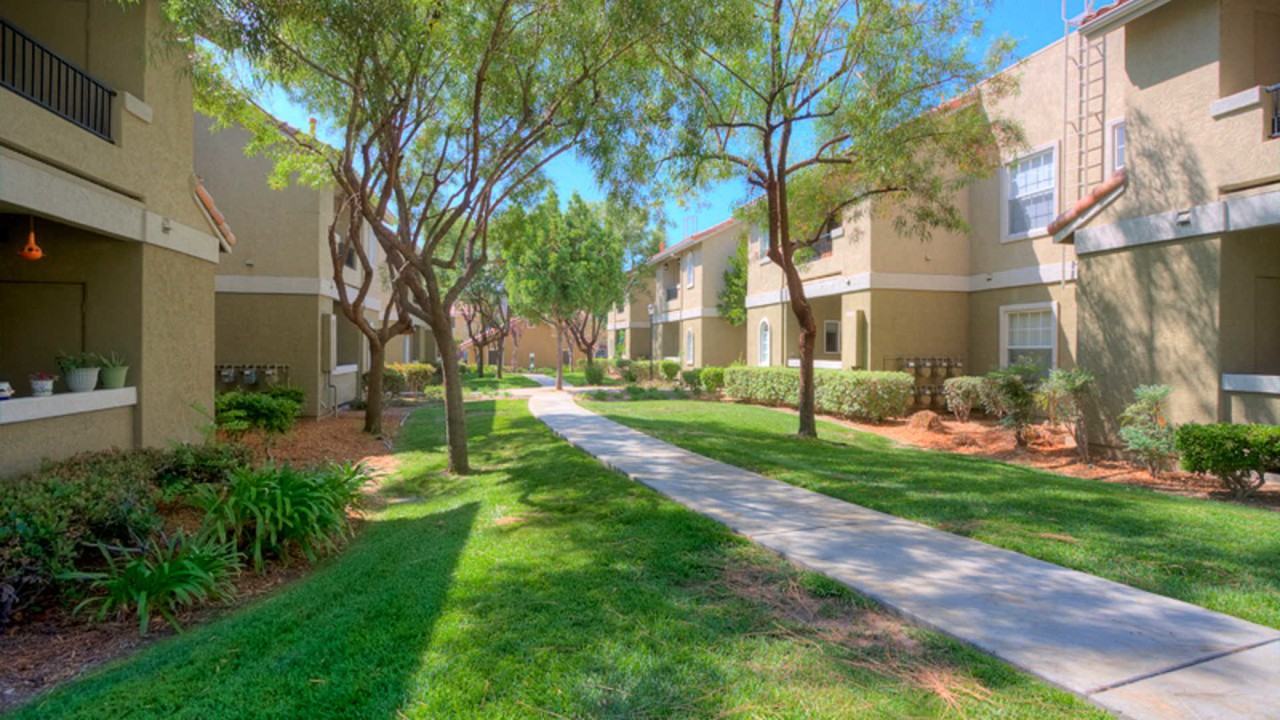 Ridgewood Village Apartments 12435 Heatherton Ct, San Diego, CA 92128