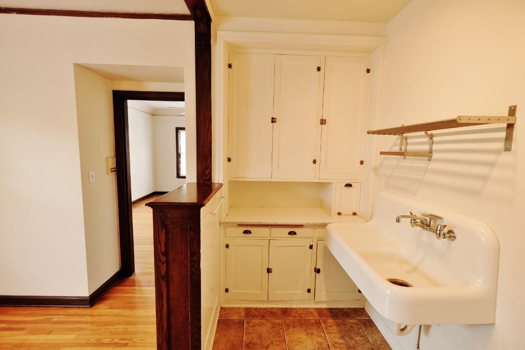 Linden Hills2716 Apartments 2716 W 44th St, Minneapolis, MN 55410