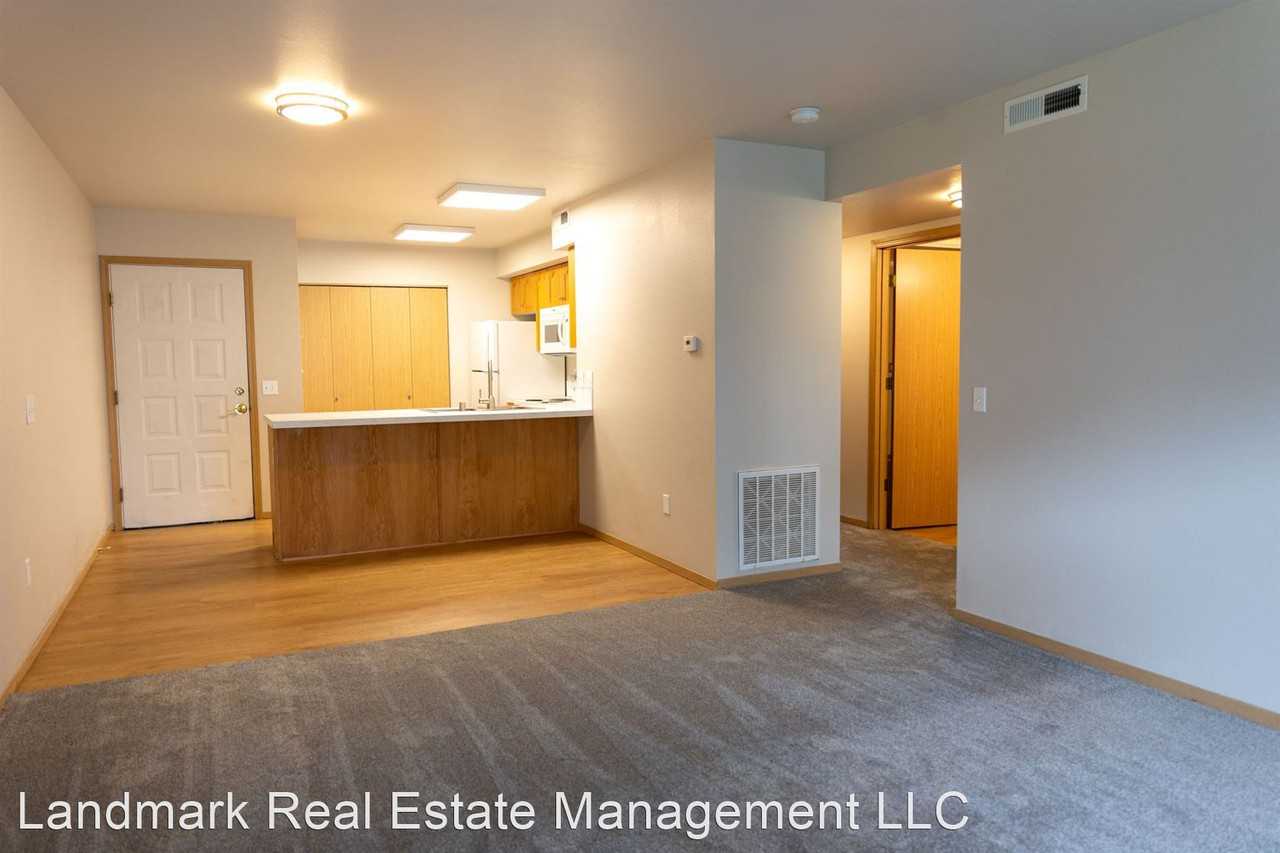 801/817 Aaron Drive Apartments in Lynden, WA 98264 Zumper